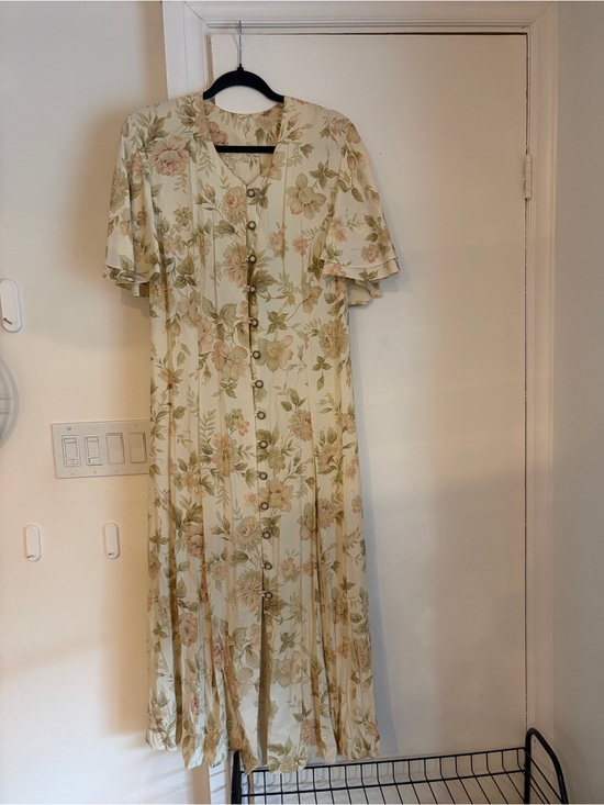 Vintage Dresses & Skirts - Floral Button-Front Midi Dress - Cream with Green & Peach Floral
